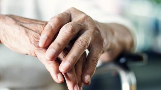 Pacientes com Parkinson enfrentam falta de medicamentos