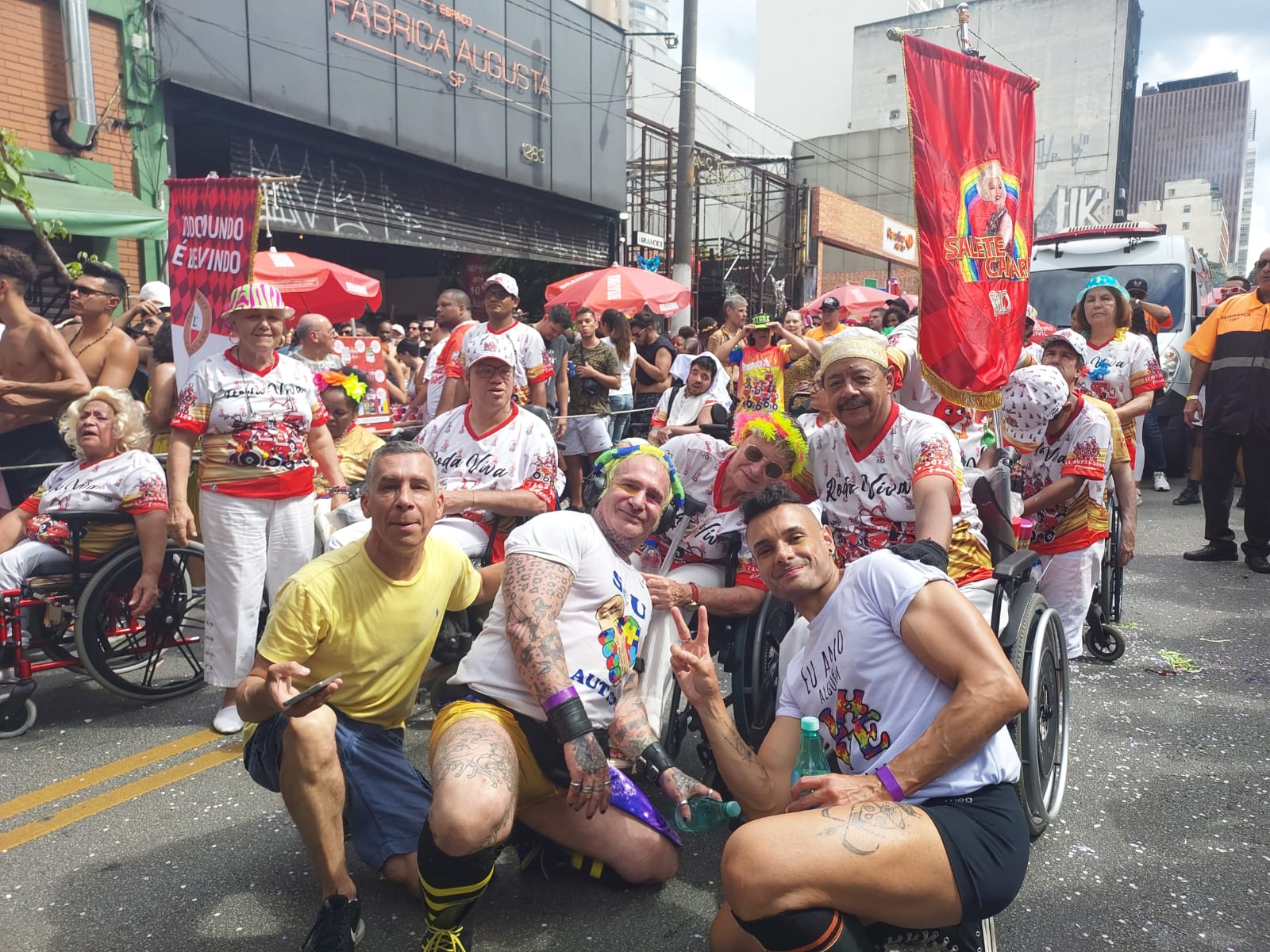 Heitor Werneck celebra sucesso do primeiro desfile com cadeirantes pela Rua Augusta