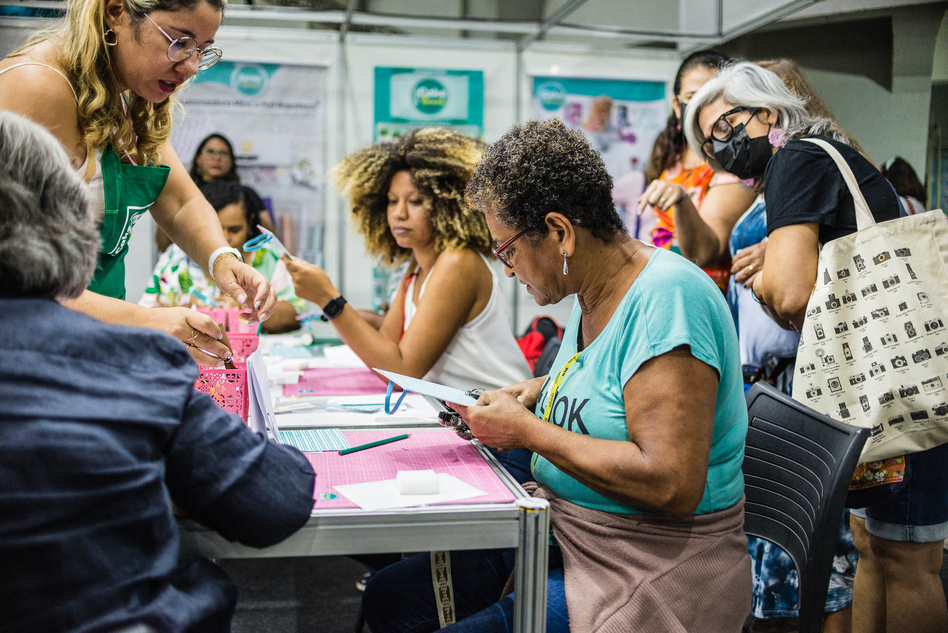 Acessibilidade e inclusão pautam a maior feira de capacitação e negócios  de artesanato no Rio de Janeiro