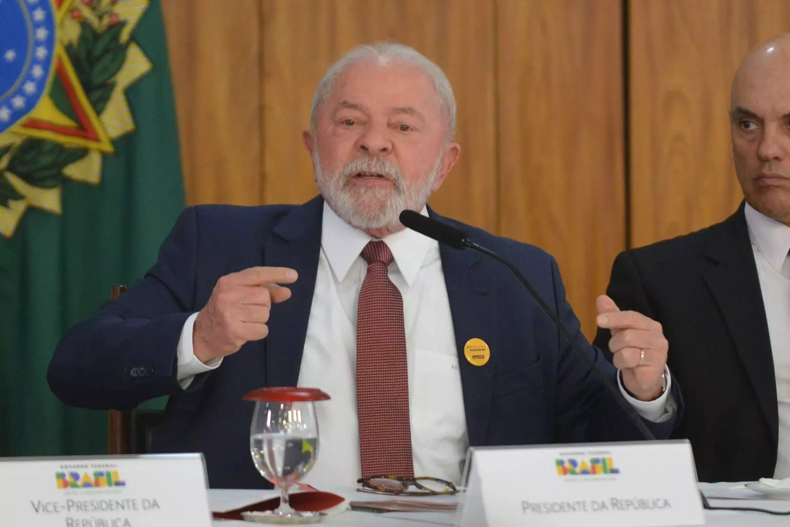 Pessoas com deficiência e com "problema de desequilíbrio de parafuso", afirma Lula