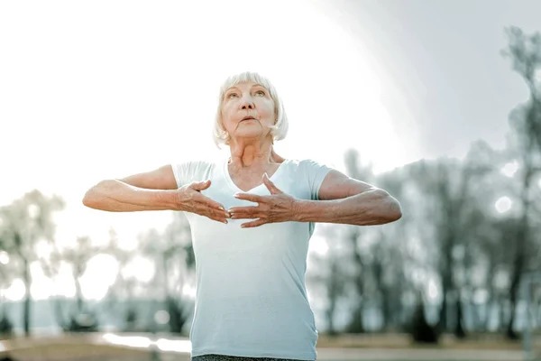 Estudo fornece evidências de que exercícios respiratórios podem reduzir o risco de Alzheimer