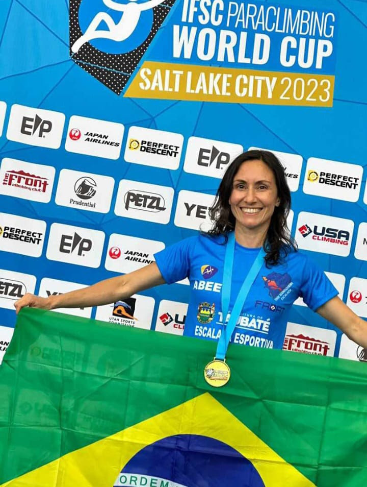 Marina Dias, professora do ICT/Unifesp, é bicampeã da etapa da Copa do Mundo de Paraescalada de Salt Lake City