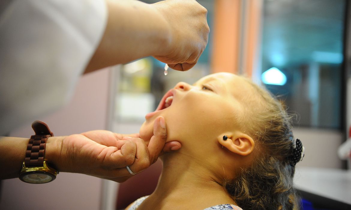 Pesquisadores alertam sobre risco de volta da poliomielite no Brasil