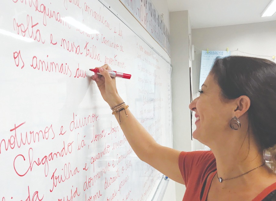 Capacitação prática de professores é um diferencial que ajuda o aprendizado dos alunos em sala de aula