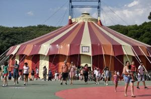 O Mundo do Circo SP tem espetáculo com diversidade e faz cerimônia de batismo de sua grande lona