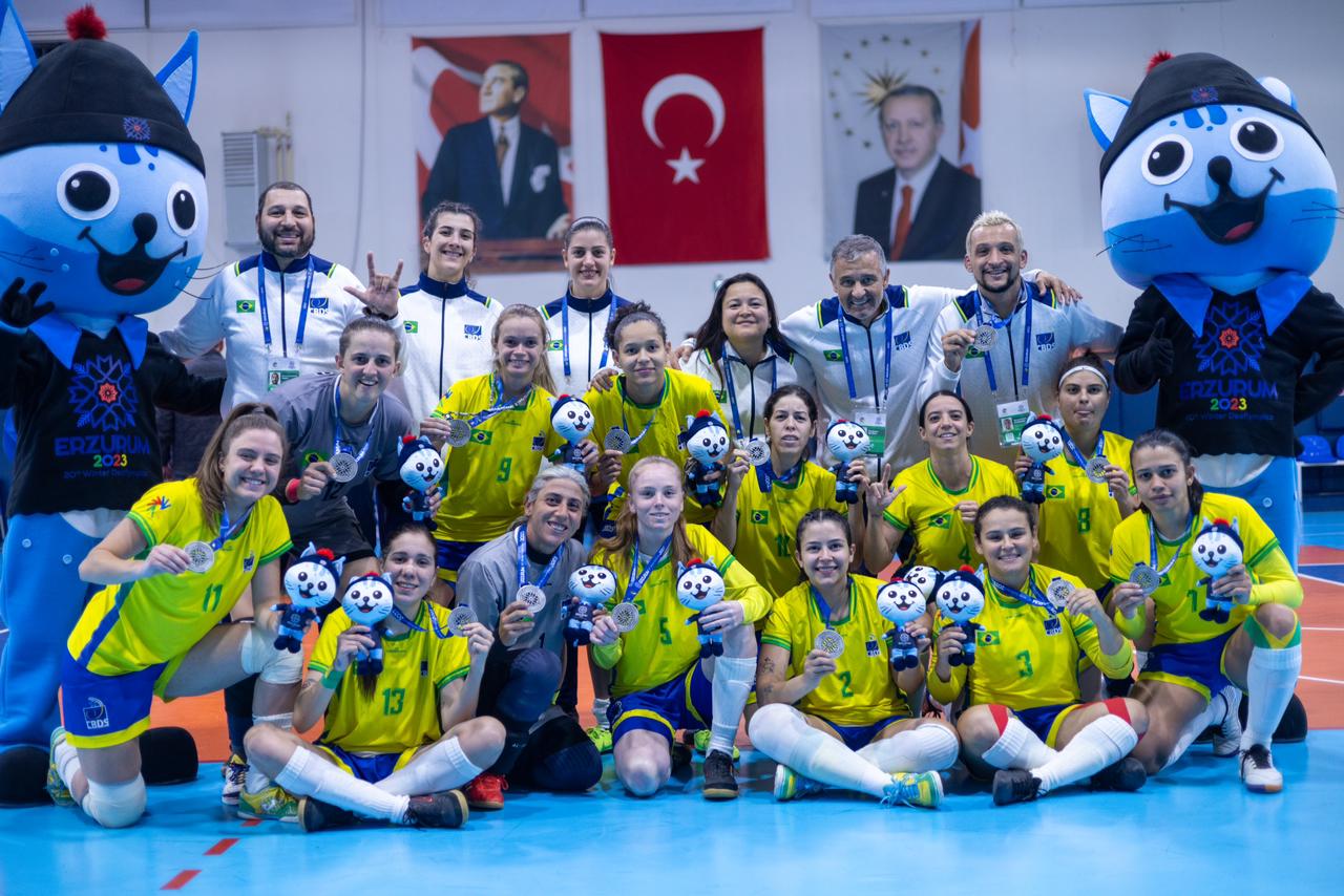 Em campanha histórica, Brasil conquista medalhas no futsal feminino e masculino na Winter Deaflympics