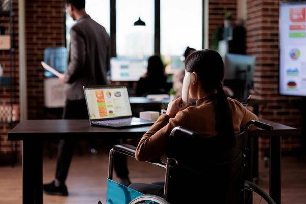 Mulheres com deficiência têm menos oportunidades e remuneração inferior às demais