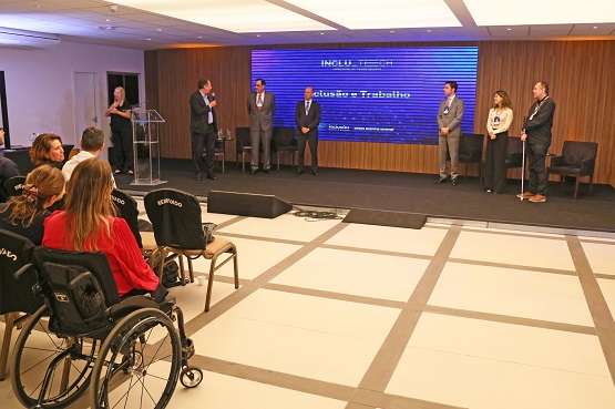 IncluTech debate participação e profissionalização das pessoas com deficiência na indústria