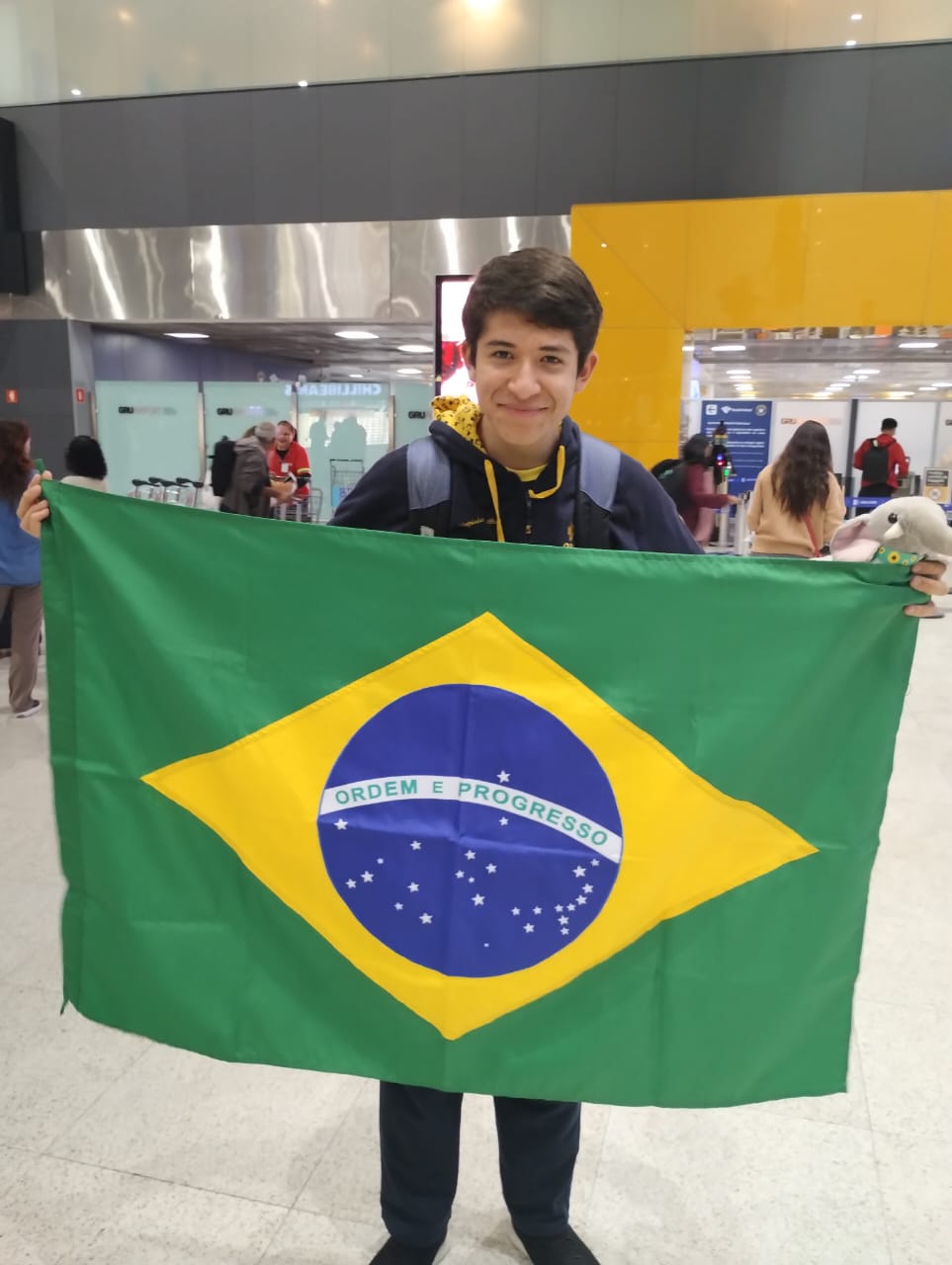 Estudante autista conquista medalha na Olimpíada Internacional de Biologia no Cazaquistão