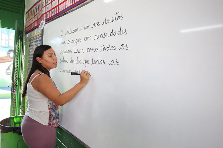 Curso de educação inclusiva terá 1,2 milhão de vagas oferecidas pelo MEC