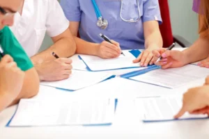 Saúde mental: 33,5% dos médicos brasileiros sofrem de ansiedade; mulheres são maioria
