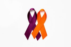 Fevereiro Roxo e Laranja destacam a importância da conscientização e do diagnóstico precoce de doenças graves 