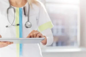Dia da Mulher Médica: Anadem chama a atenção para os problemas que as profissionais enfrentam no dia a dia