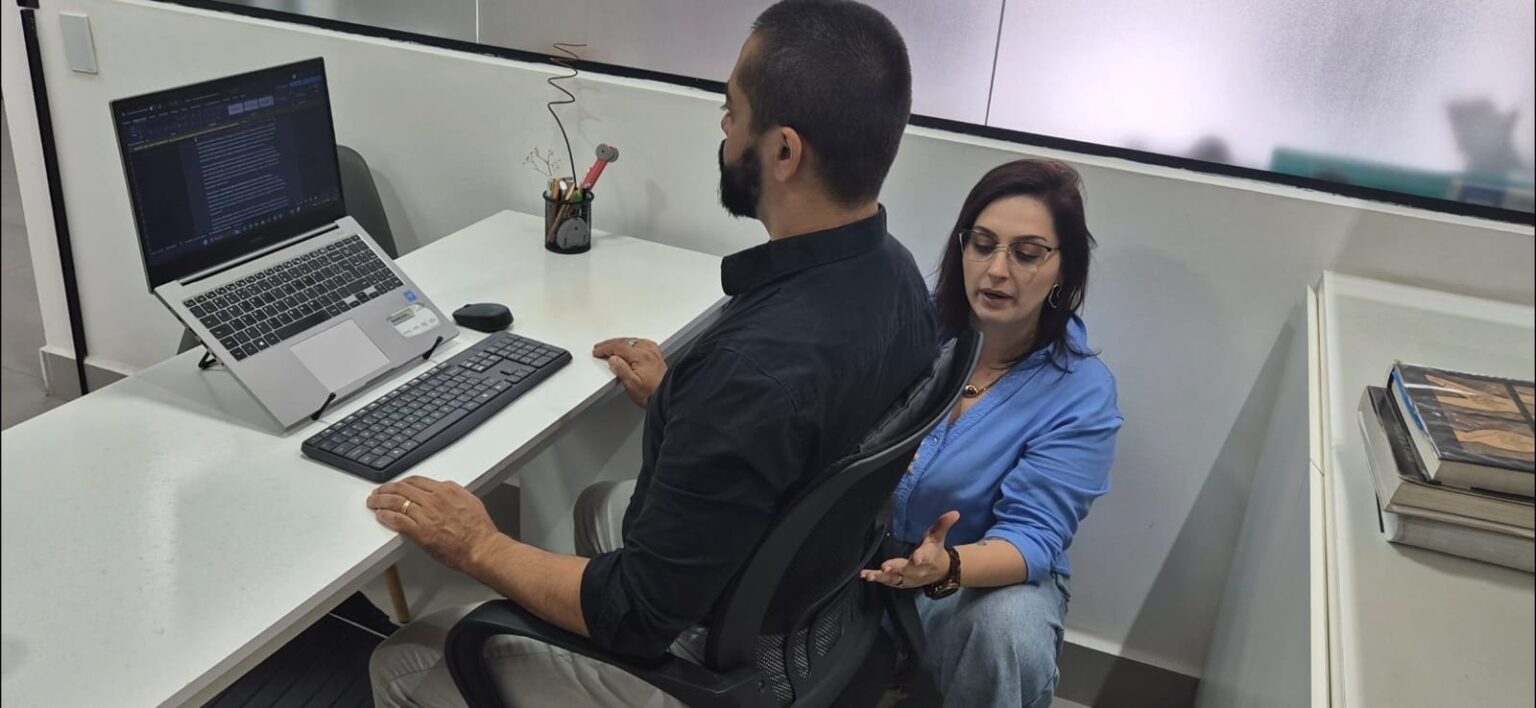 Fisioterapeuta neurocientista lança Guia Prático da Postura