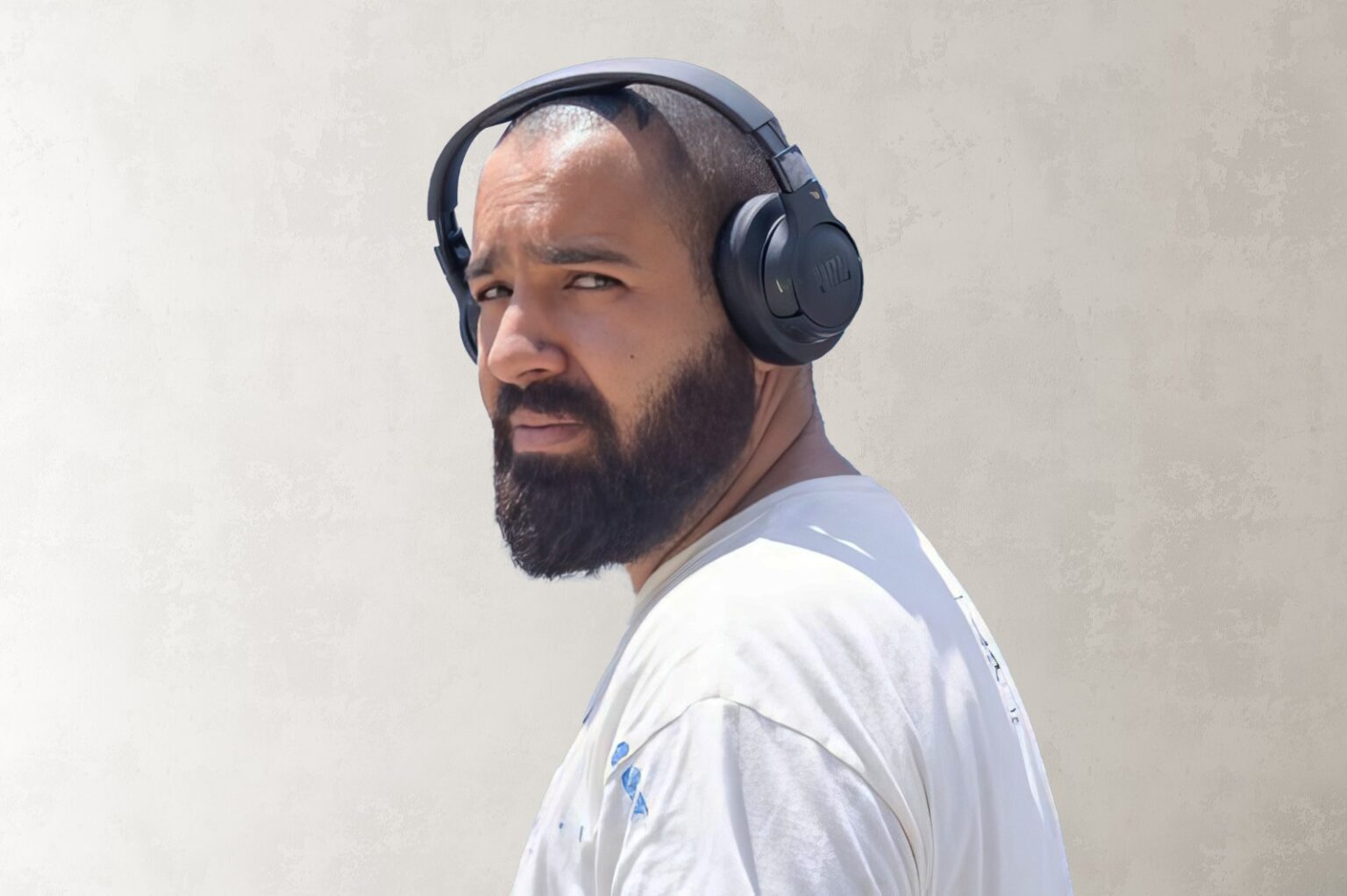 Asas para todos: Obra de Gatuno ganha versão sensorial e emociona público com deficiência visual