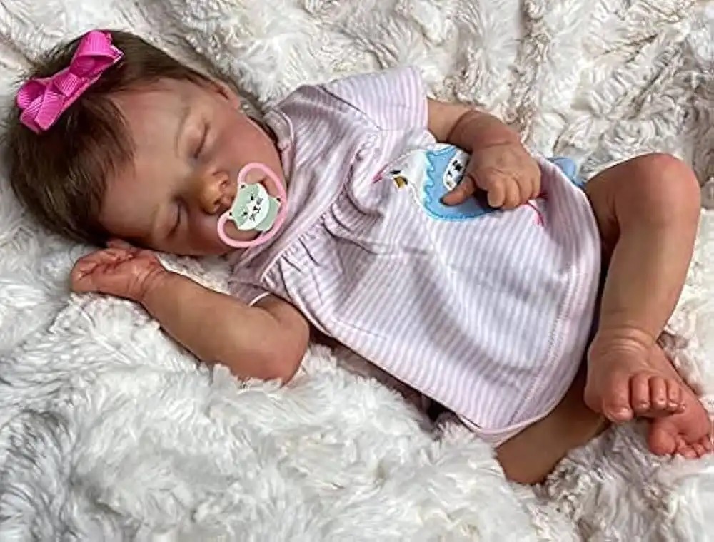 O lado oculto dos bebês reborn: especialista explica como a prática simboliza perdas e ativa o sistema de dor emocional