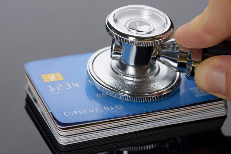 Tratamento médico-hospitalar é o principal assunto de processos relacionados à saúde; novos casos aumentam desde 2020