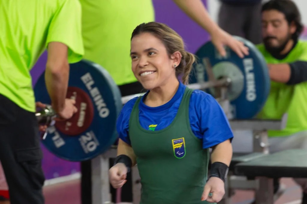 Campeã de Crossfit, piauiense com nanismo vence primeira competição de Halterofilismo em Curitiba