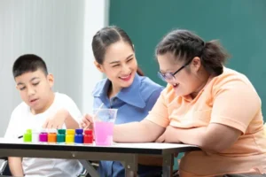Plano Educacional Individualizado deixa de ser burocracia e vira pilar da inclusão escolar, afirma especialista