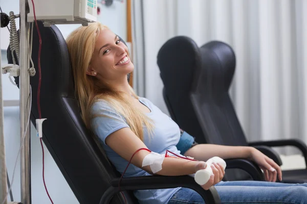 Ato indispensável para salvar vidas, doação de sangue é um processo que envolve cada vez mais tecnologia