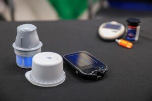 Em Ribeirão Preto/SP, crianças e adolescentes com diabetes tipo 1 receberão sensor digital de glicose