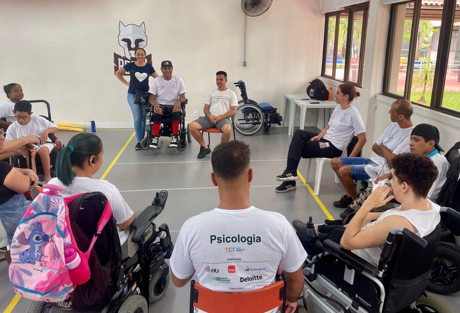 Comunidades recebem projeto socioesportivo do Instituto Incluir