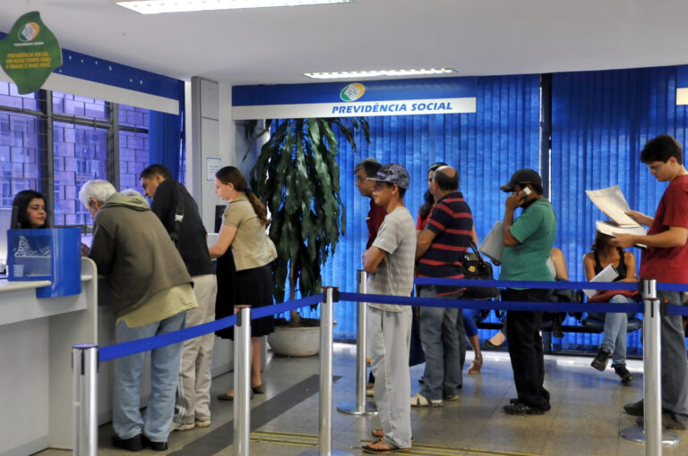 INSS: direitos a aposentadoria para pessoas com leucemia e esquizofrenia