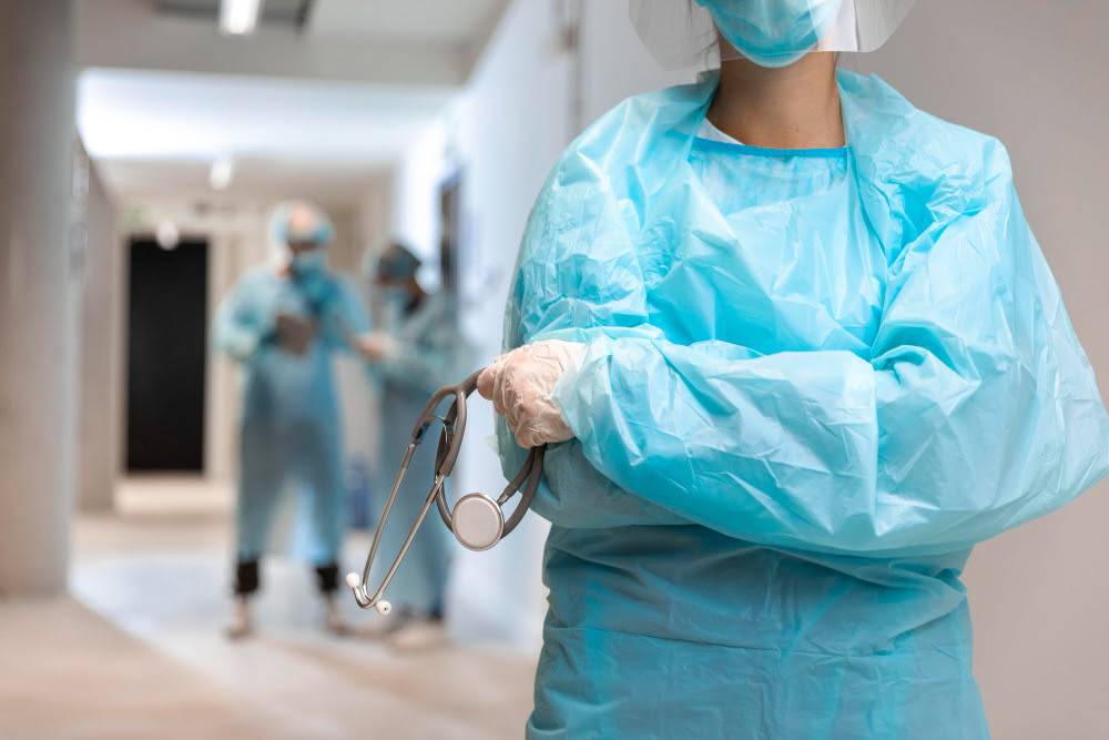 Relatório inédito mostra que descentralização da saúde reduz hospitalizações, melhora desfechos e desafoga sistemas