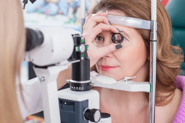 Como cuidar corretamente da saúde ocular desde a infância até a terceira idade 