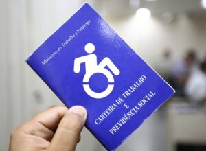 Pouco mais da metade das vagas determinadas por lei para pessoas com deficiência estão preenchidas em SP