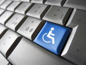 Ceweb.br oferece minicursos gratuitos para promover boas práticas de acessibilidade digital