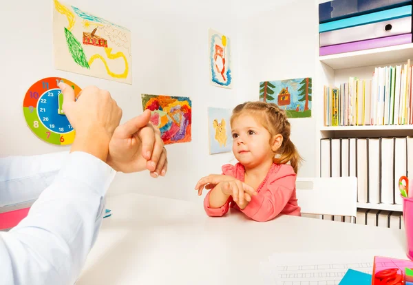 Novo estudo mapeia o uso da inteligência artificial como mais uma ferramenta para detecção precoce do autismo