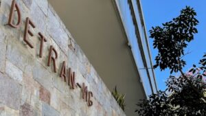 Justiça garante suspensão de IPVA para pessoa com deficiência auditiva em Minas Gerais