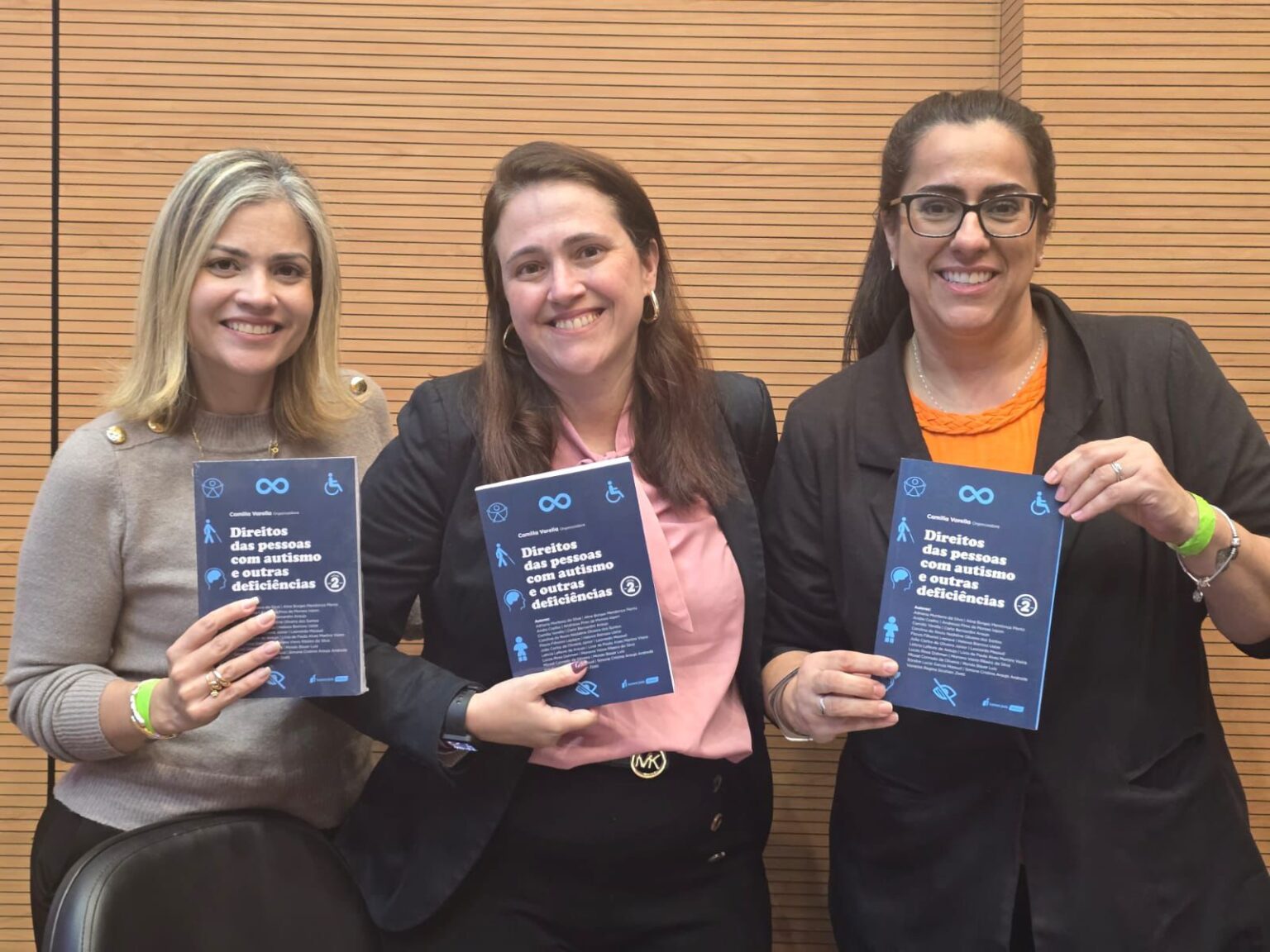 Nova coletânea jurídica celebra e avança os direitos das pessoas com autismo e outras deficiências