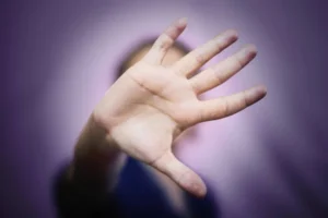 Autistas Brasil repudia veementemente qualquer tentativa de associação do TEA a episódios de violência
