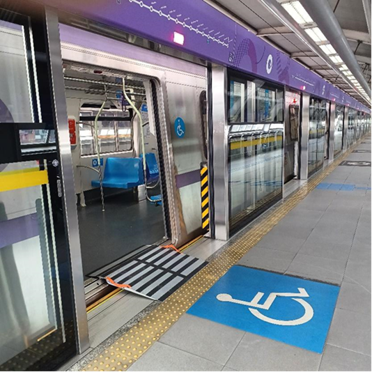 Acessibilidade: equipamentos presentes em trens e estações visam acolher e atender pessoas com deficiência