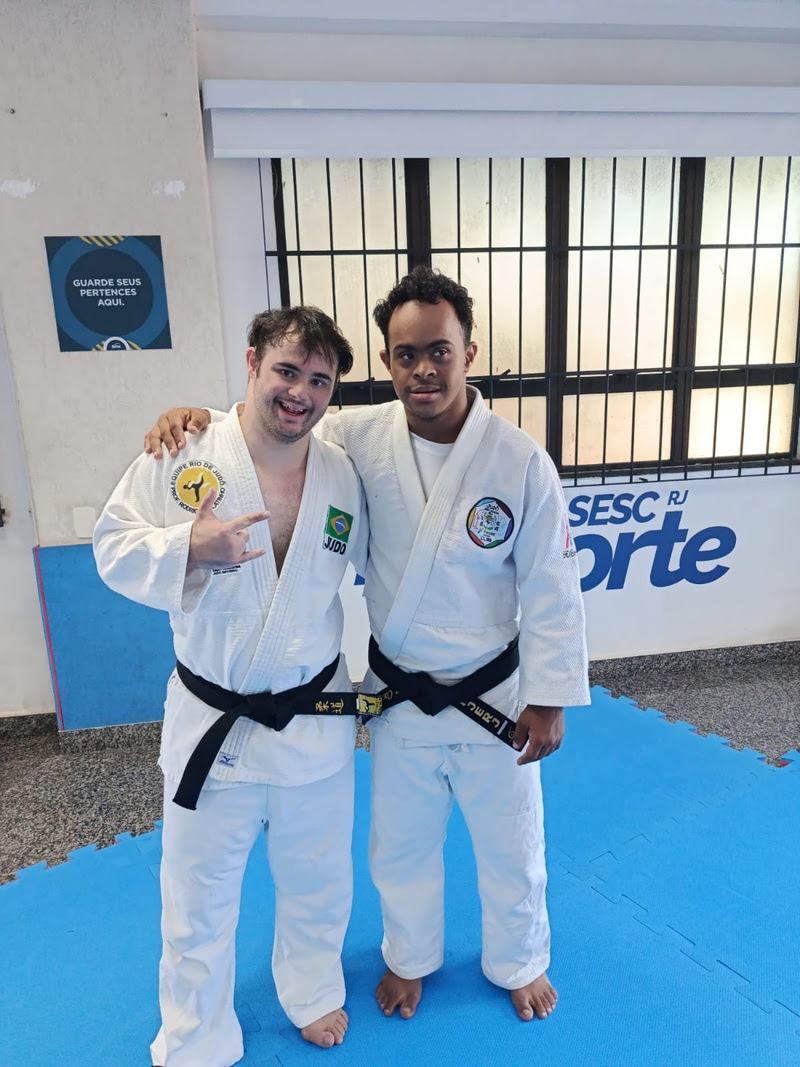 Guilherme Queiroga e William Coelho, do Sesc, representam o Rio no Argentina Open de Judô Inclusivo