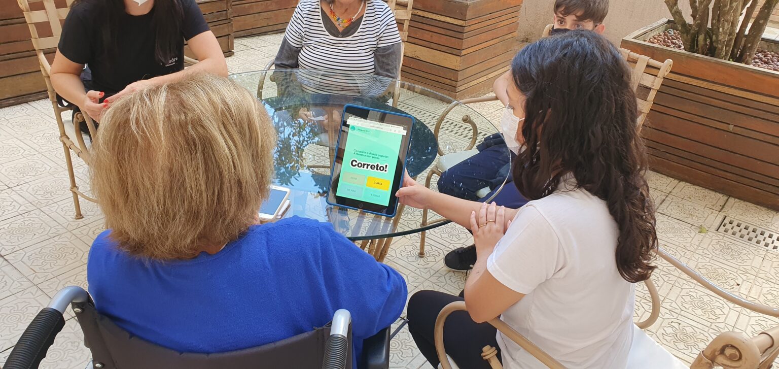 Estudantes criam jogos digitais para auxiliar no tratamento de idosos com Alzheimer