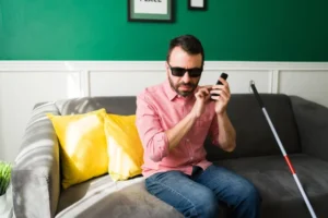 App brasileiro usa inteligência artificial para transformar mobilidade urbana de pessoas com deficiência visual
