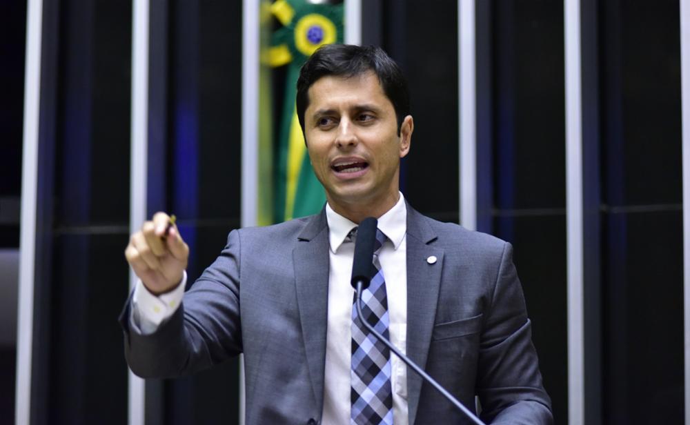 Para parlamentar, "INSS descumpre lei sobre isenção de recadastramento para beneficiários do BPC com deficiências permanentes"