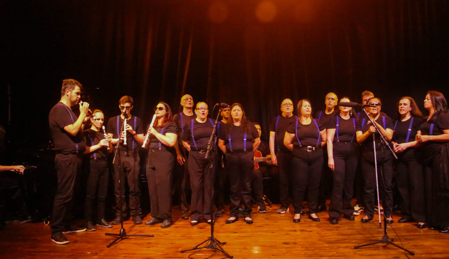 Orquestra formada por pessoas com deficiência visual estreia em Joinville