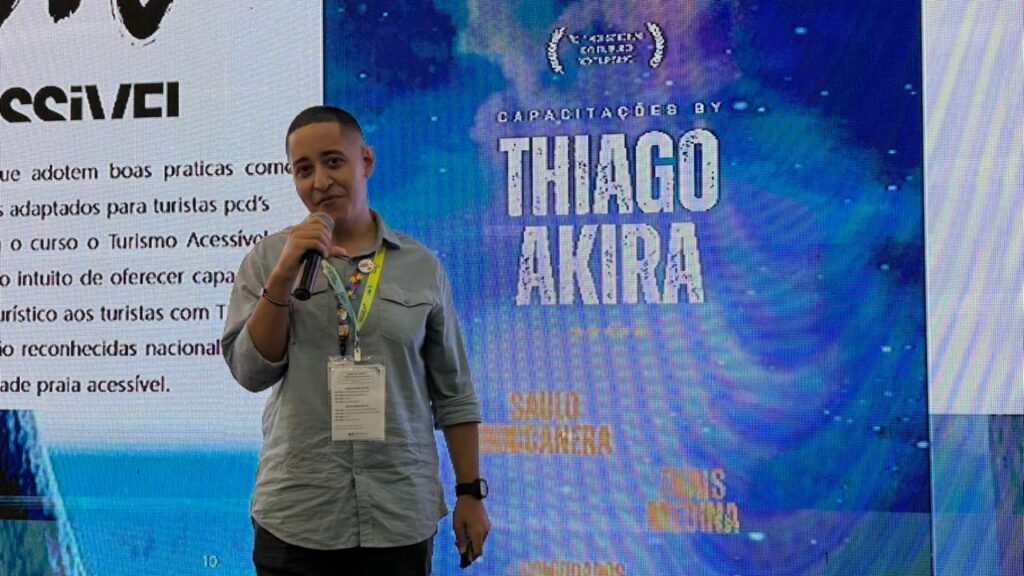 Palestrante autista fala sobre turismo inclusivo e reforça desafios de acessibilidade no setor