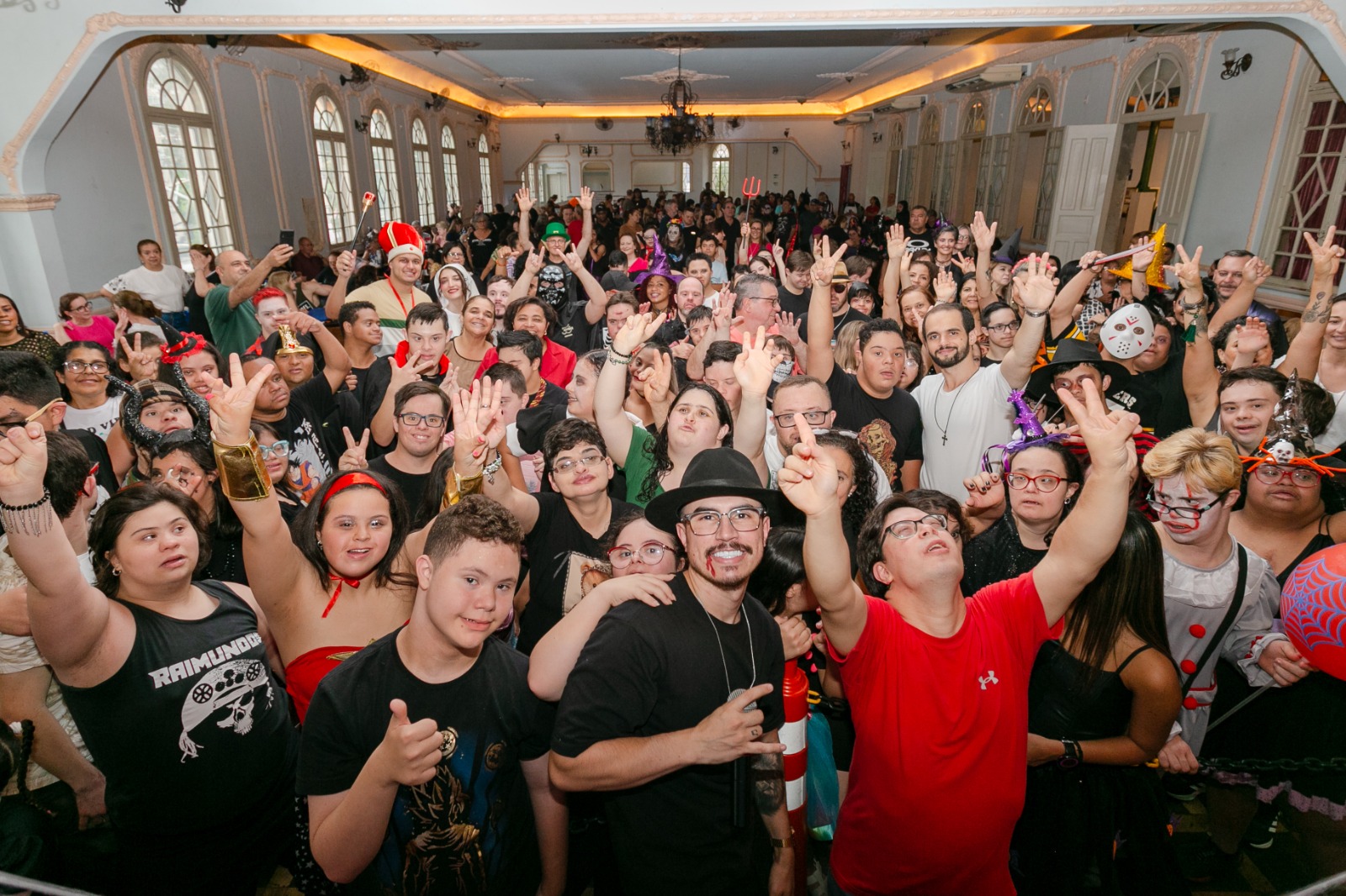 Balada à fantasia para pessoas com Síndrome de Down acontece neste domingo em São Paulo