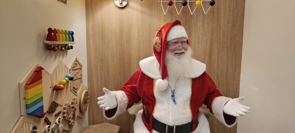 Butantã Shopping oferece horário exclusivo para autistas visitarem o Papai Noel
