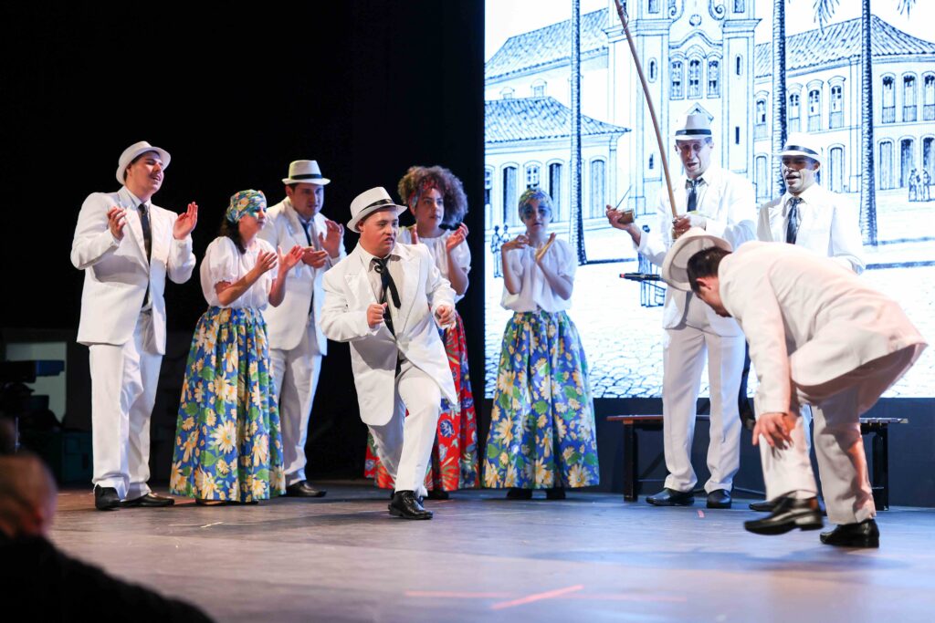 Em Curitiba, Coletivo Inclusão leva apresentações à Semana Cultural do Artista com Deficiência nas Ruas da Cidadania