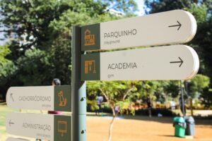 5 soluções de wayfinding que tornam espaços mais acessíveis e que valorizam empreendimentos