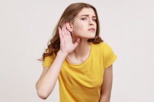 OMS alerta que 1 bilhão de jovens correm risco de perda auditiva, afirma presidente da Sociedade Brasileira de Otologia