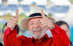 Lula veta distribuição pelo SUS de cordão que identifica pessoas com deficiências ocultas