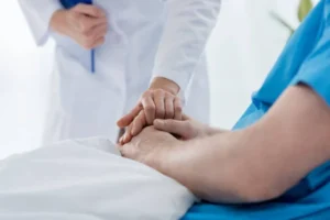 Cuidado pós-agudo: os direitos do paciente na jornada da recuperação OPINIÃO - * Por Sandra Lopomo e Rodrigo Rodrigues