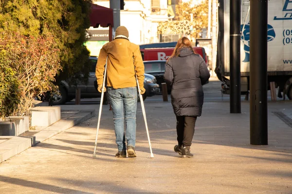Festas de fim de ano ainda excluem pessoas com deficiência em espaços públicos